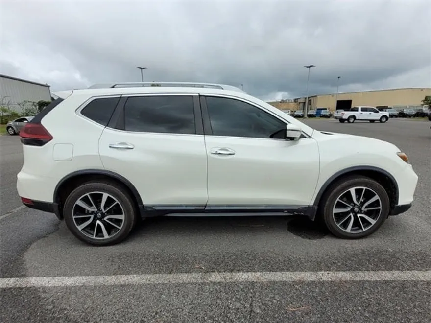 2019 Nissan Rogue SL photo 1