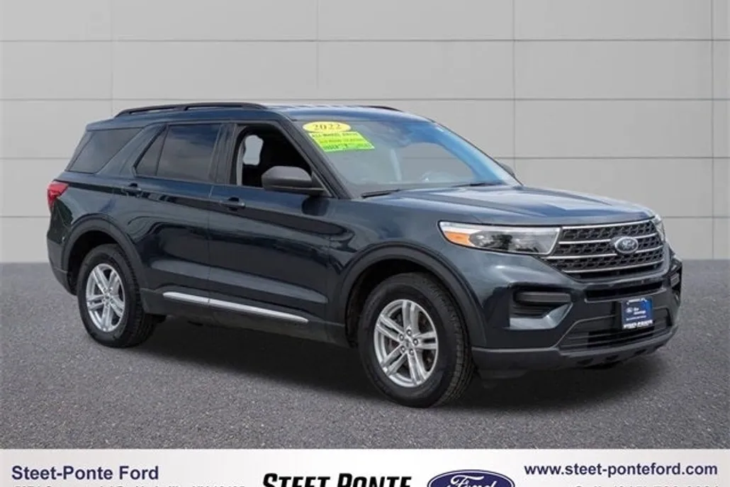 2022 Ford Explorer XLT photo 1