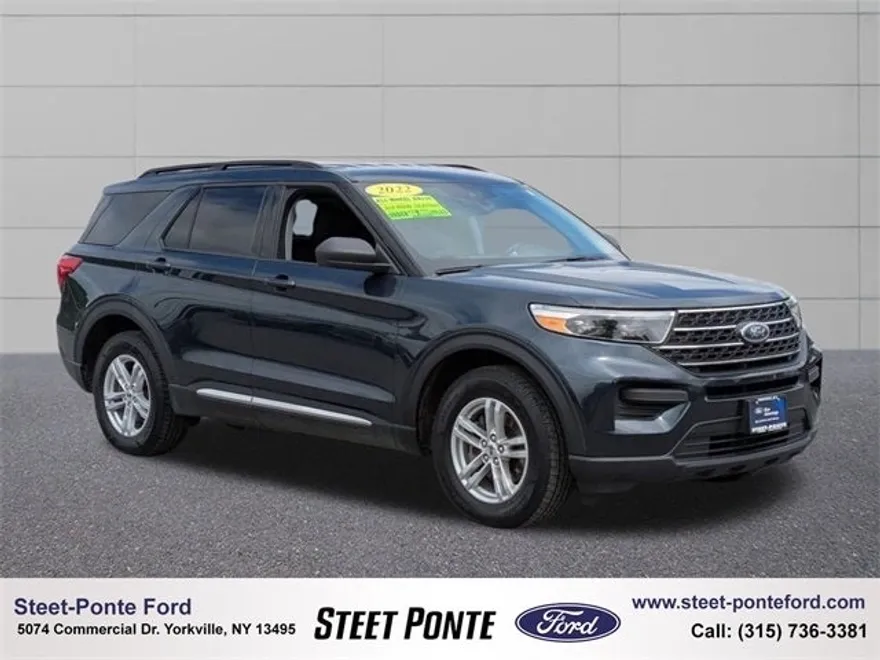 2022 Ford Explorer XLT photo 1