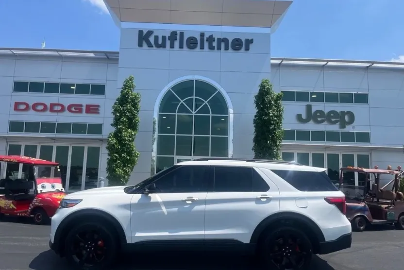 2021 Ford Explorer ST photo 1