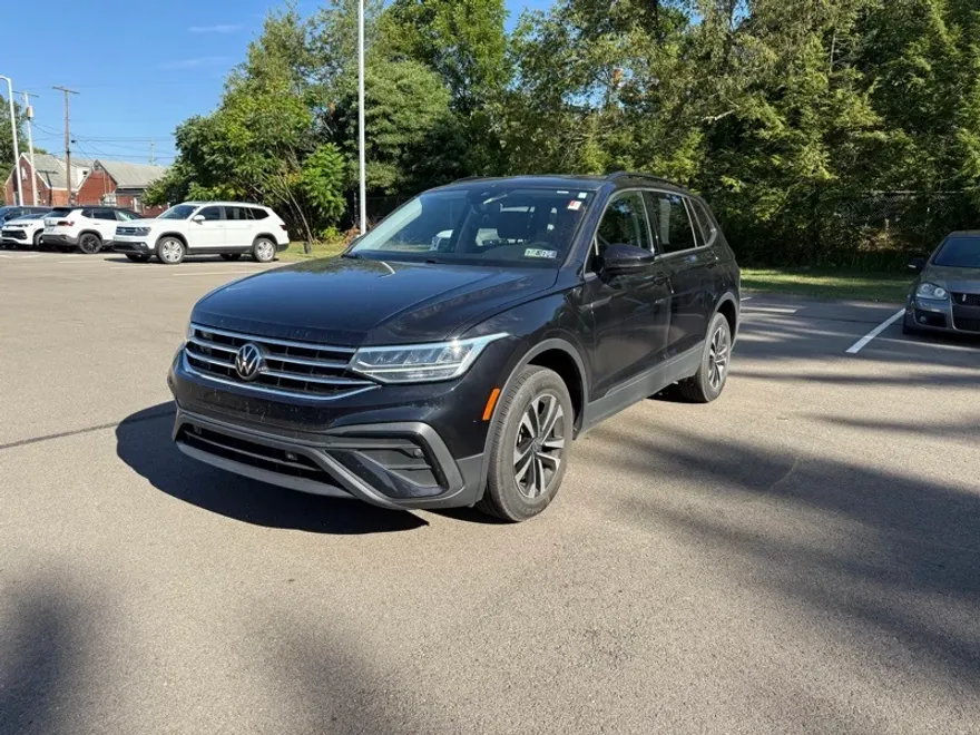 2022 Volkswagen Tiguan S photo 1