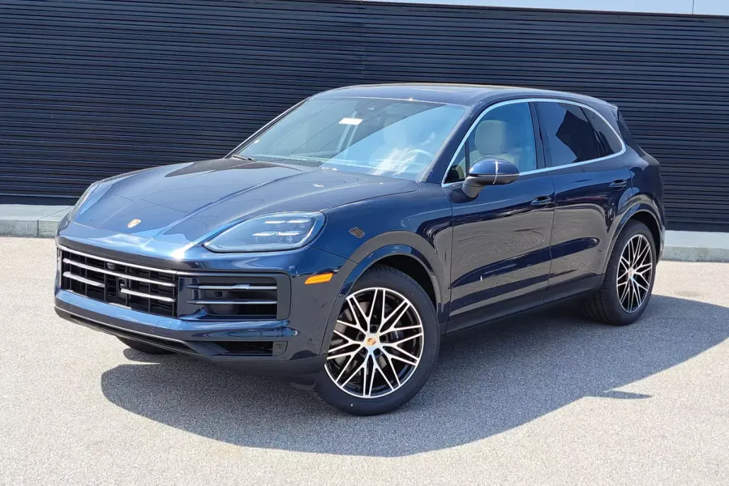 2025 Porsche Cayenne photo 1