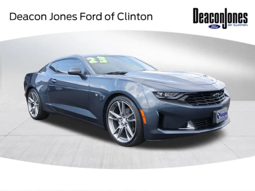 2023 Chevrolet Camaro 1LT photo 1