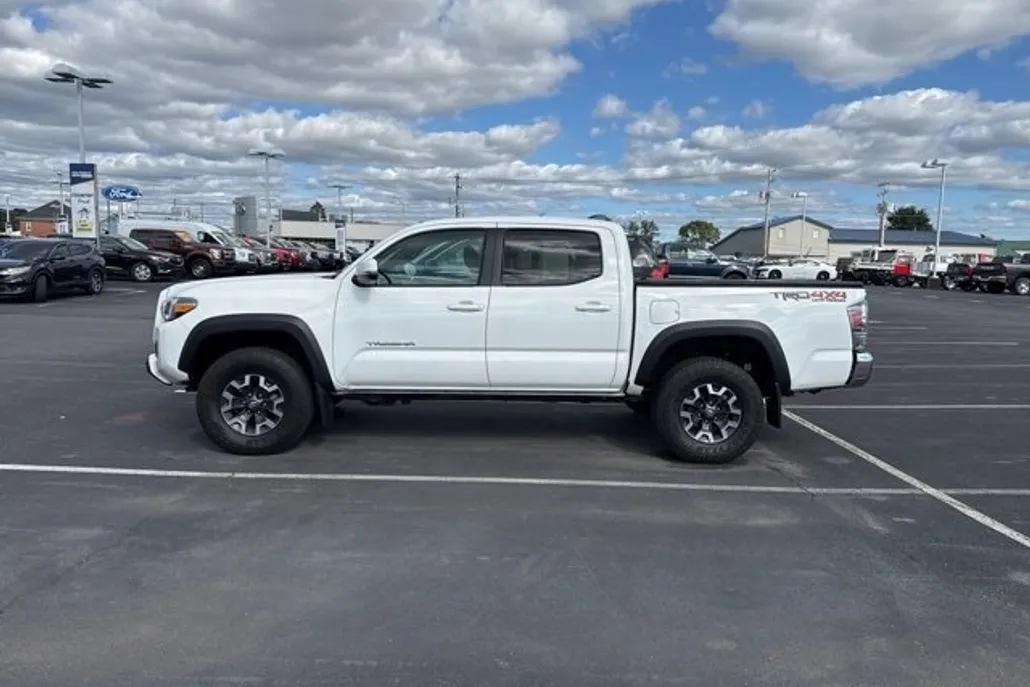 2022 Toyota Tacoma TRD Off-Road photo 1