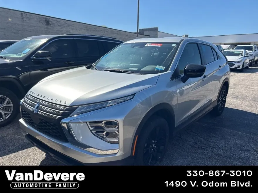 2024 Mitsubishi Eclipse Cross LE photo 1