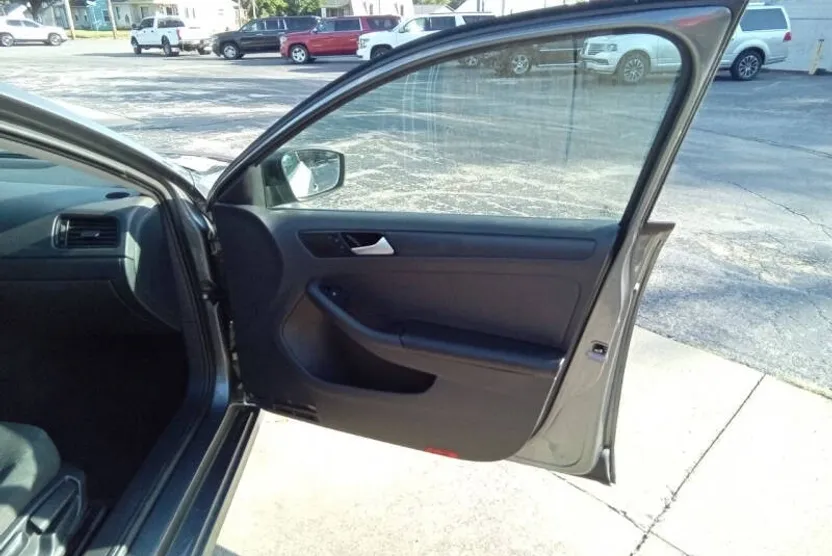 2016 Volkswagen Jetta 1.4T S photo 1