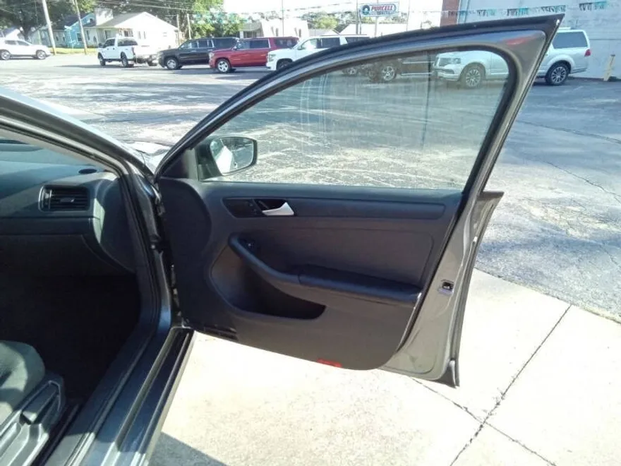 2016 Volkswagen Jetta 1.4T S photo 1