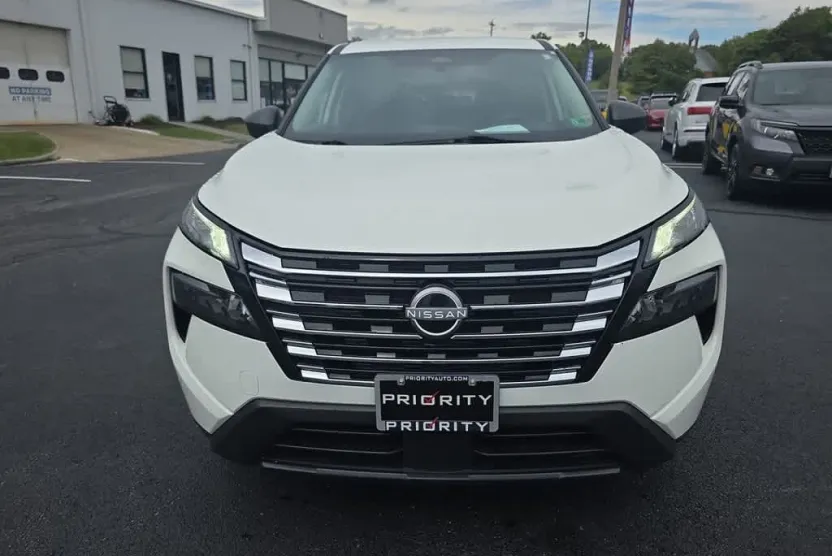 2024 Nissan Rogue S photo 1