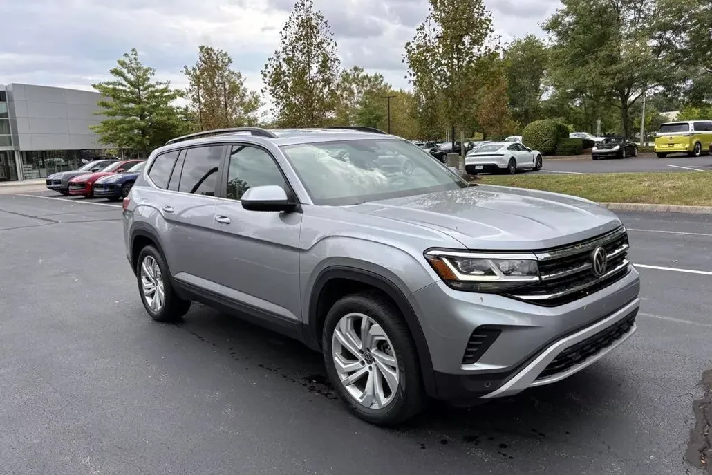 2022 Volkswagen Atlas V6 SE Technology photo 1