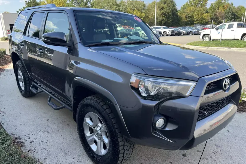 2018 Toyota 4Runner SR5 Premium photo 1