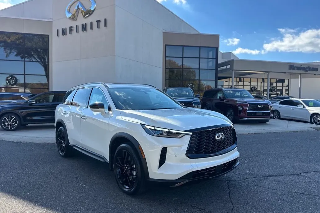 2025 Infiniti QX60 Luxe photo 1
