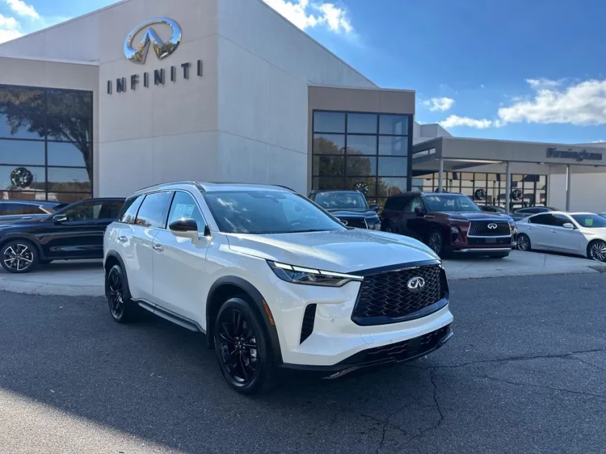 2025 Infiniti QX60 Luxe photo 1