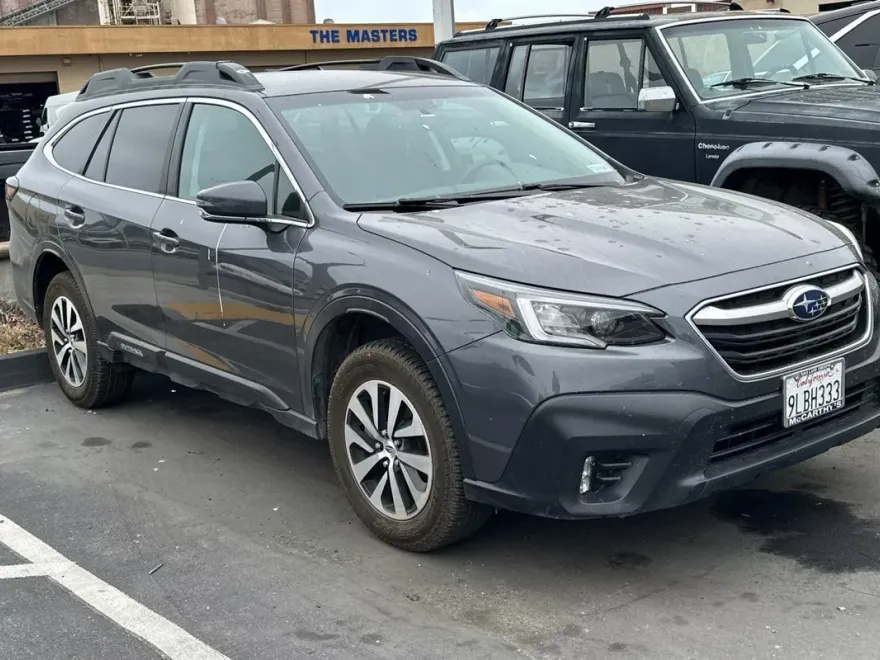 2021 Subaru Outback Premium photo 1