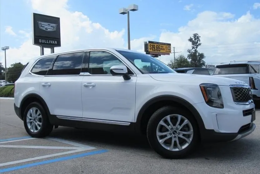 2021 Kia Telluride LX photo 1