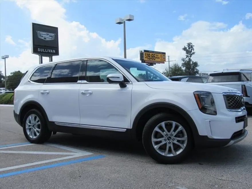 2021 Kia Telluride LX photo 1