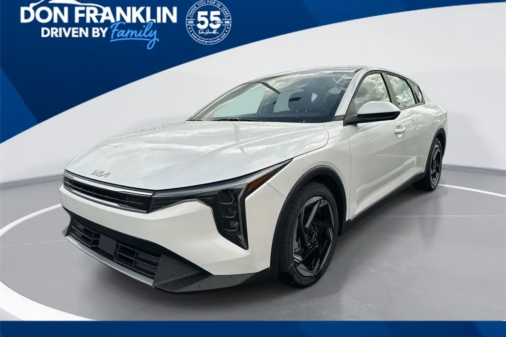 2025 Kia K4 EX photo 1