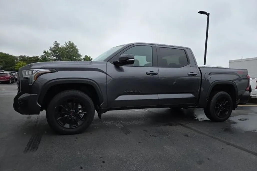 2024 Toyota Tundra Limited photo 1