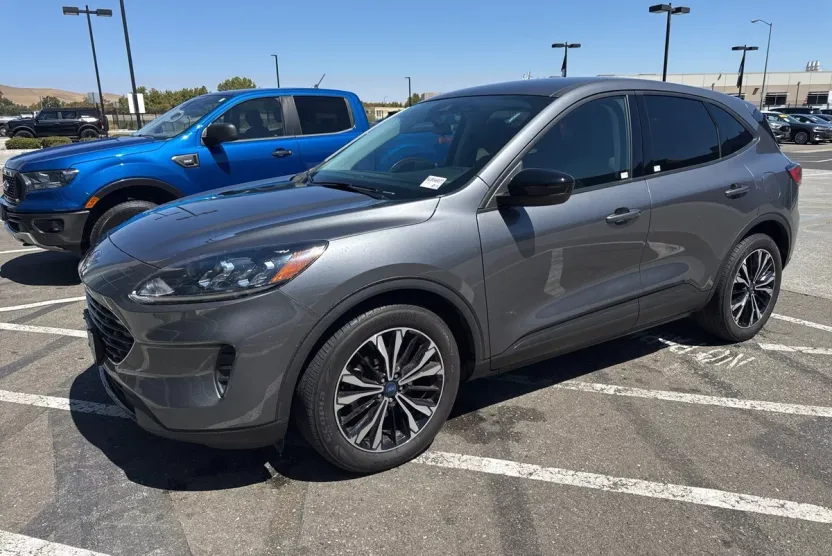 2022 Ford Escape SE photo 1