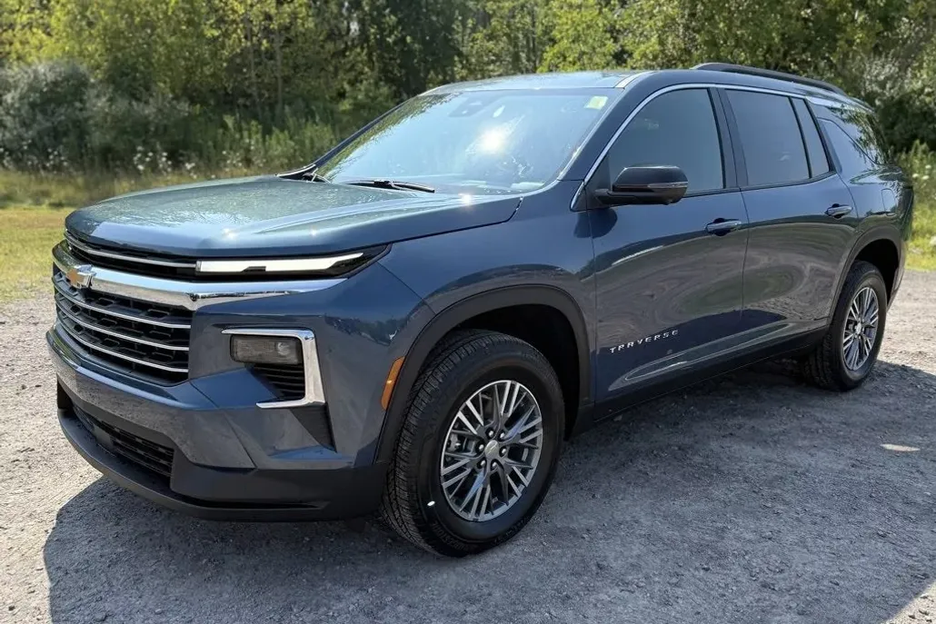2026 Chevrolet Traverse photo 1