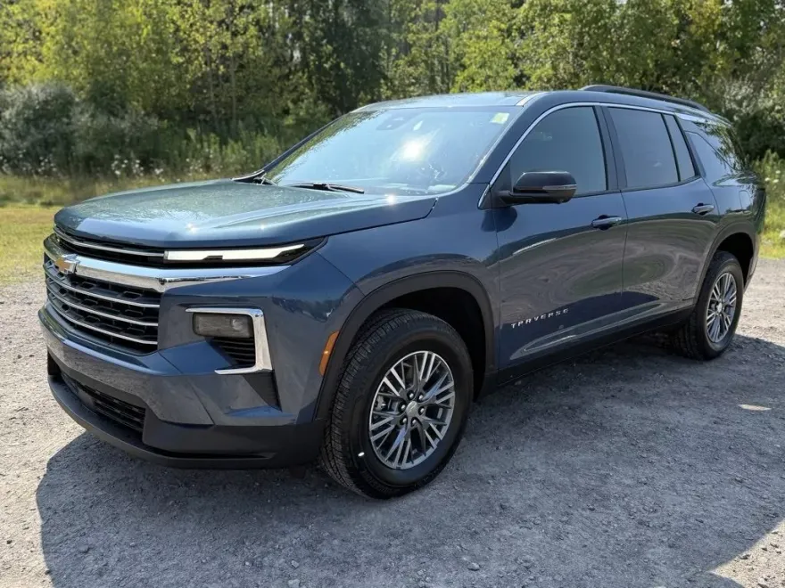 2026 Chevrolet Traverse photo 1
