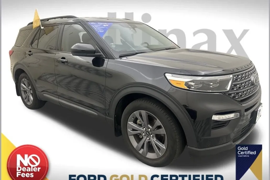 2023 Ford Explorer XLT photo 1