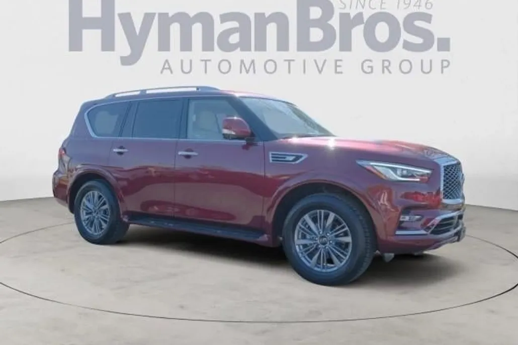 2022 Infiniti QX80 Luxe photo 1