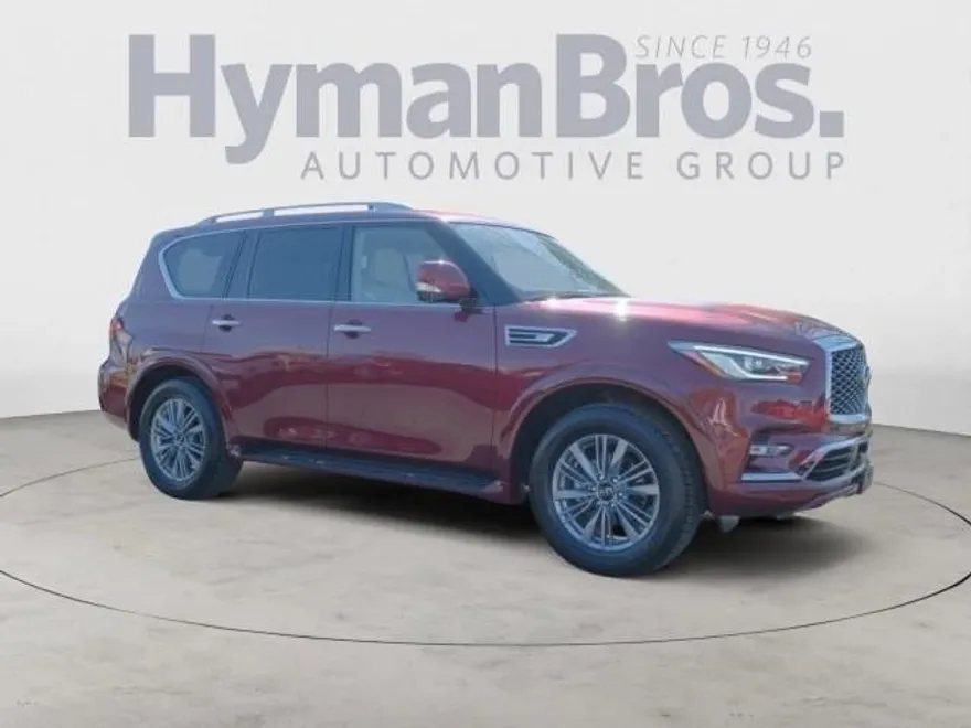 2022 Infiniti QX80 Luxe photo 1
