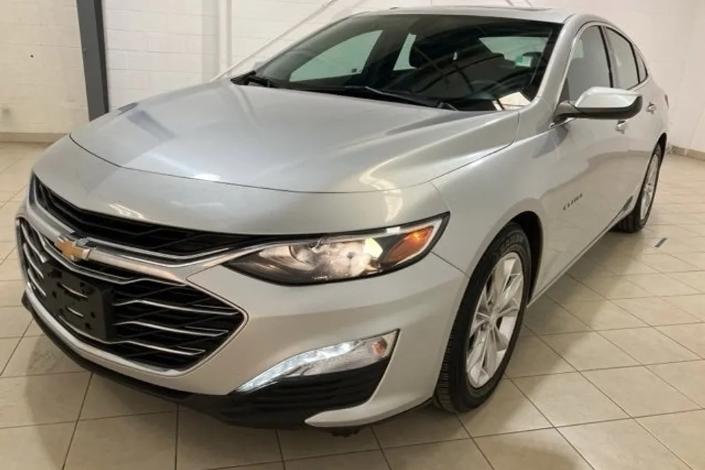 2022 Chevrolet Malibu 1LT photo 1