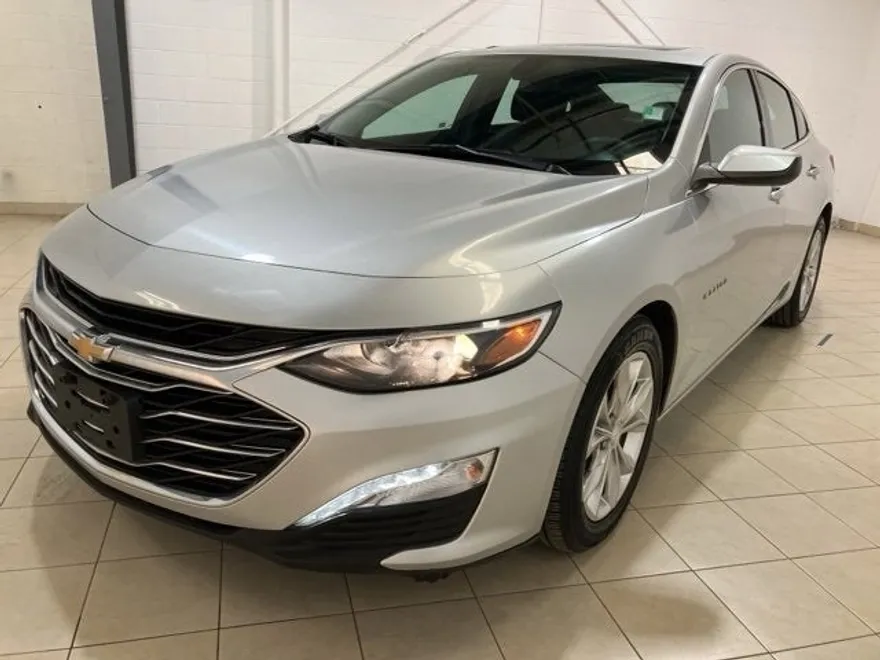 2022 Chevrolet Malibu 1LT photo 1