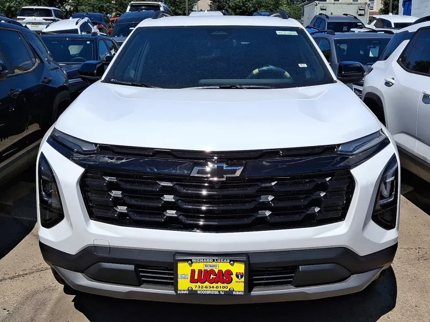 2026 Chevrolet Equinox LT photo 1