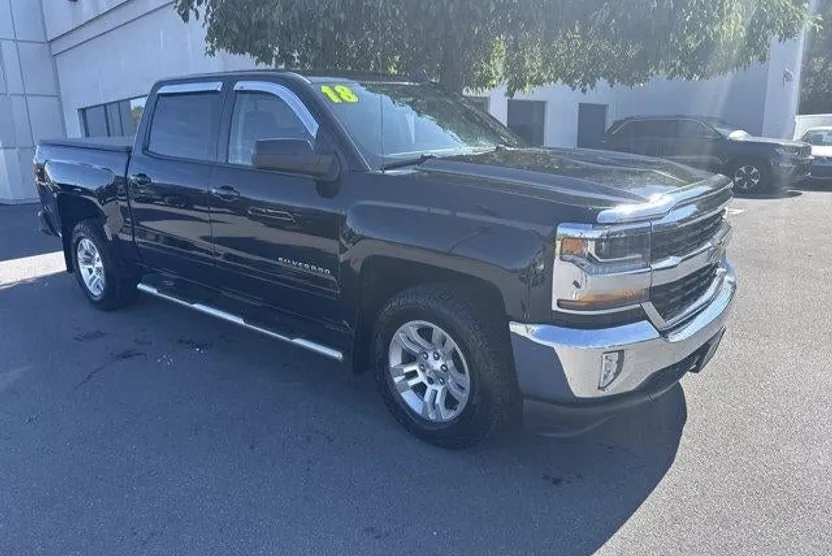 2018 Chevrolet Silverado 1500 LT photo 1