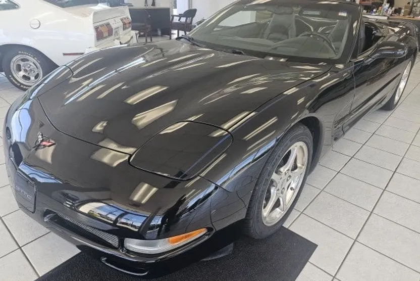 2001 Chevrolet Corvette Base photo 1