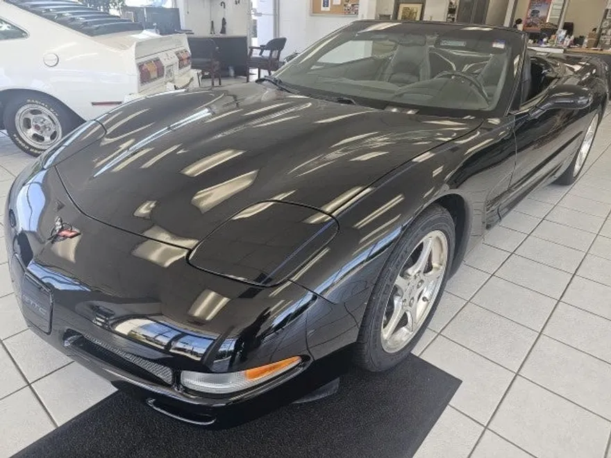 2001 Chevrolet Corvette Base photo 1