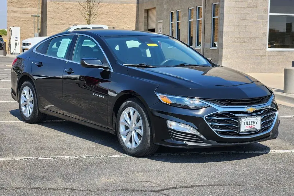 2023 Chevrolet Malibu 1LT photo 1