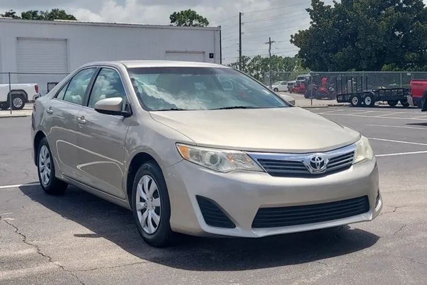 2014 Toyota Camry Base photo 1