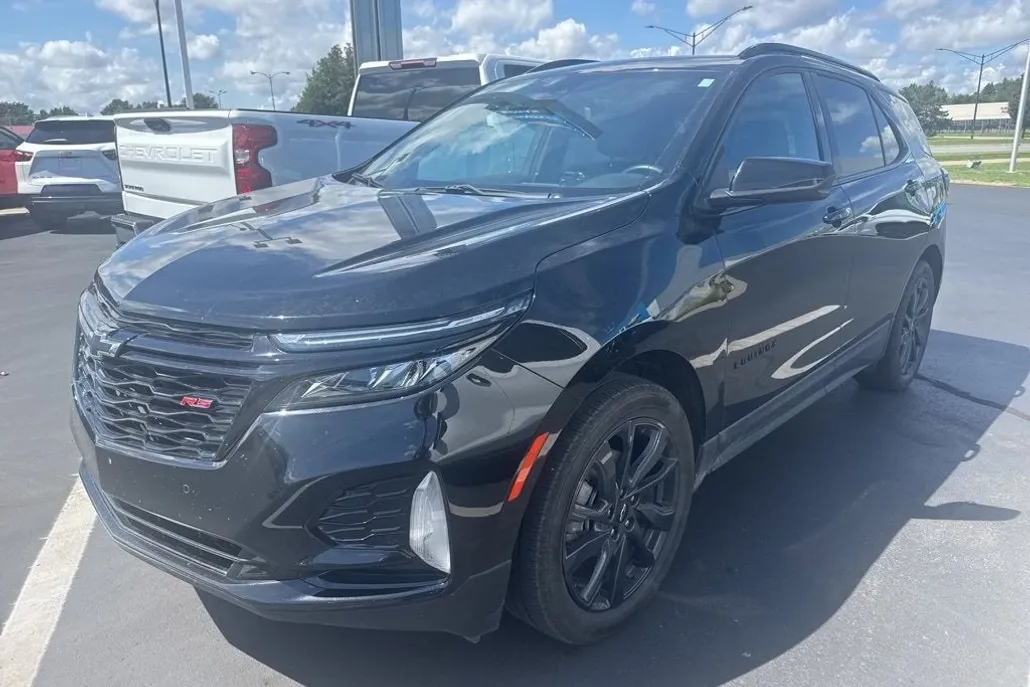 2024 Chevrolet Equinox RS photo 1