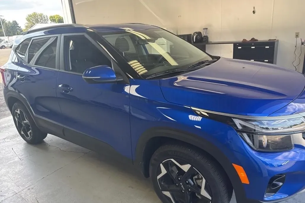 2025 Kia Seltos S photo 1