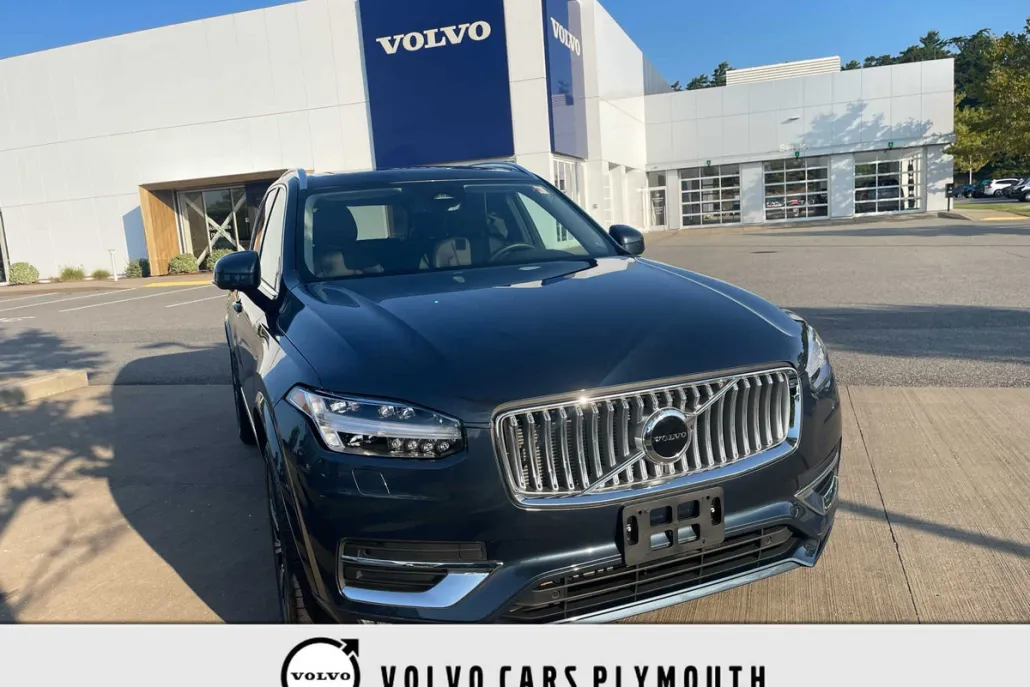 2024 Volvo XC90 B5 Core photo 1