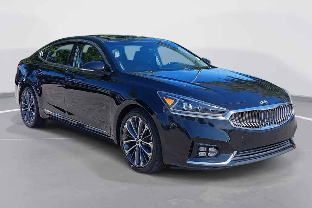 2017 Kia Cadenza Technology photo 1