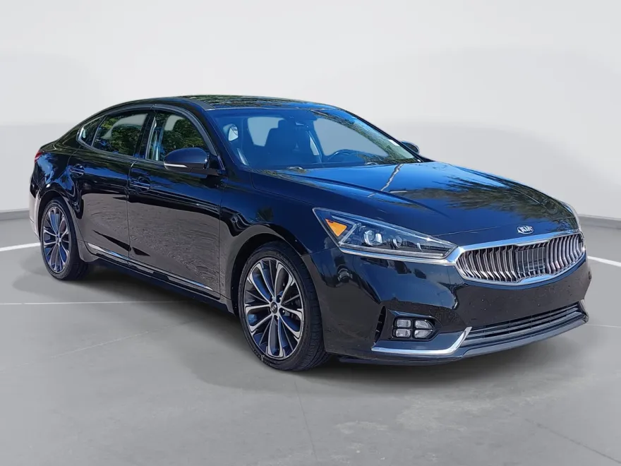 2017 Kia Cadenza Technology photo 1