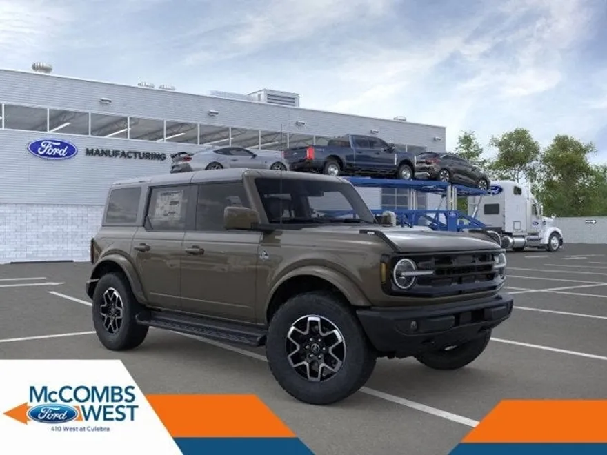 2025 Ford Bronco Outer Banks photo 1