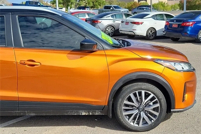 2024 Nissan Kicks SV photo 1