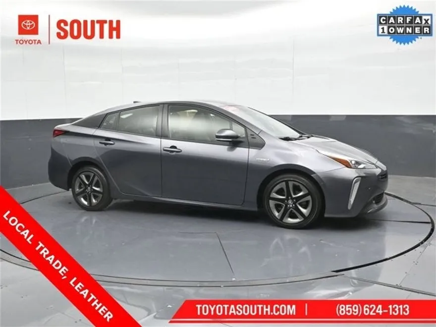 2022 Toyota Prius L Eco photo 1