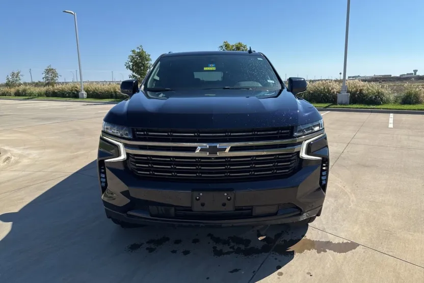 2022 Chevrolet Suburban RST photo 1