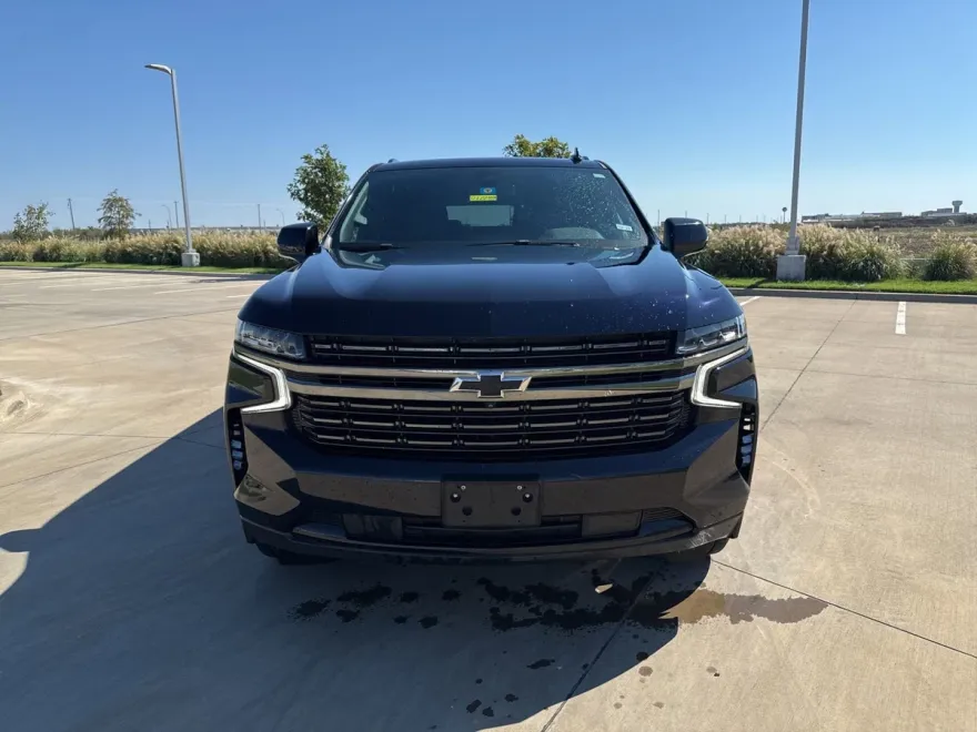 2022 Chevrolet Suburban RST photo 1