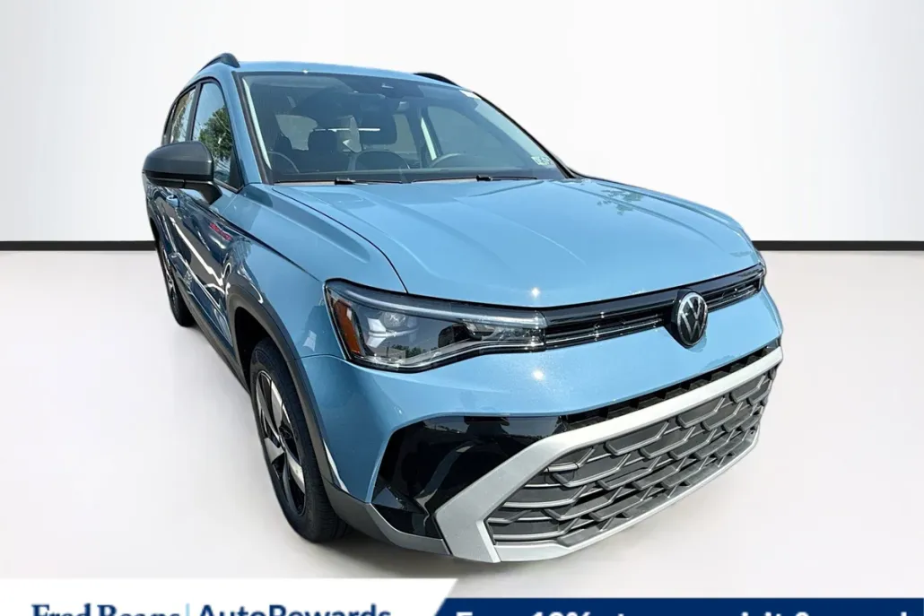 2025 Volkswagen Taos S photo 1