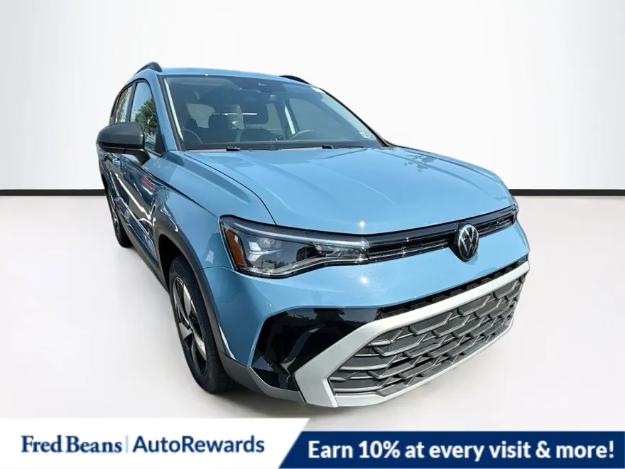 2025 Volkswagen Taos S photo 1