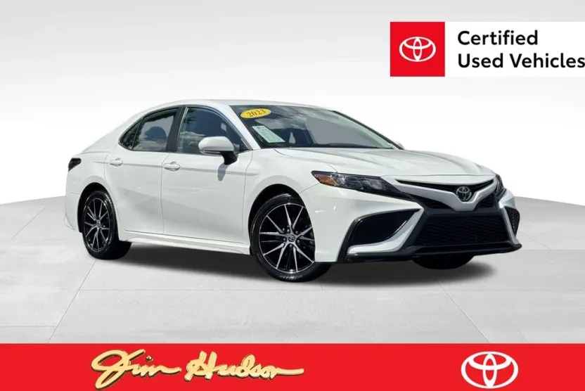 2023 Toyota Camry SE photo 1