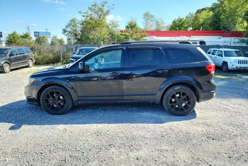 2013 Dodge Journey SXT photo 1