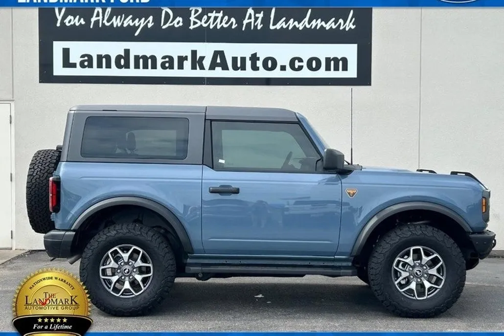 2024 Ford Bronco Badlands photo 1